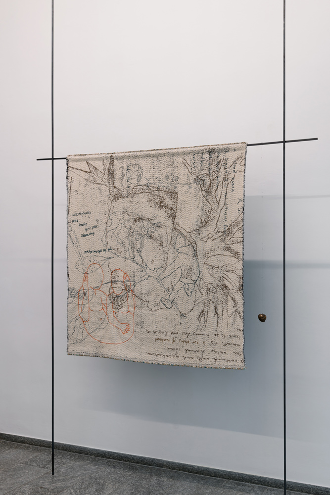 Ausstellungsansicht BEYOND THE GARDEN, Claudia Losi; Galerie Stadtpark Krems, 2026; Foto: Stefan Lux; Claudia Losi; Like a Forest Garden (Hirsch), 2022–26; Baumwoll-Jacquardstoff, Wollstickerei, 144 x 160 cm; Courtesy: Monica De Cardenas Gallery, Milan